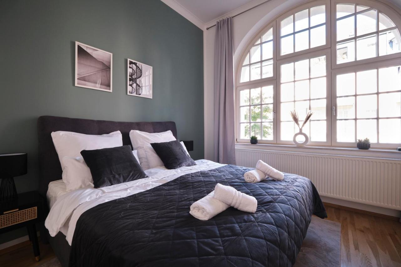 Historisches Deluxe Apartment Im Marianum 노이스 외부 사진