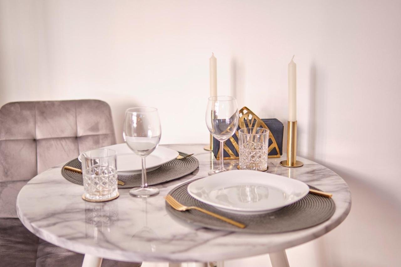 Historisches Deluxe Apartment Im Marianum 노이스 외부 사진