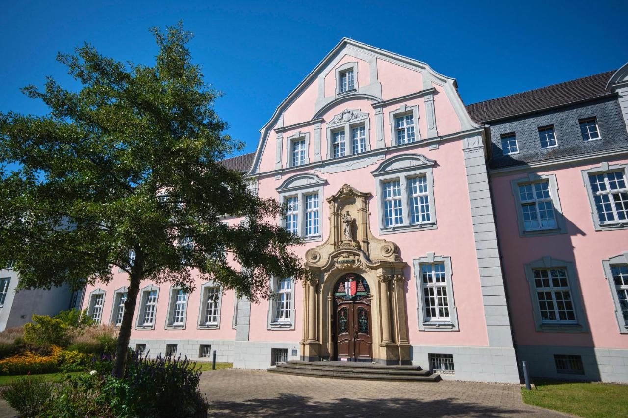 Historisches Deluxe Apartment Im Marianum 노이스 외부 사진