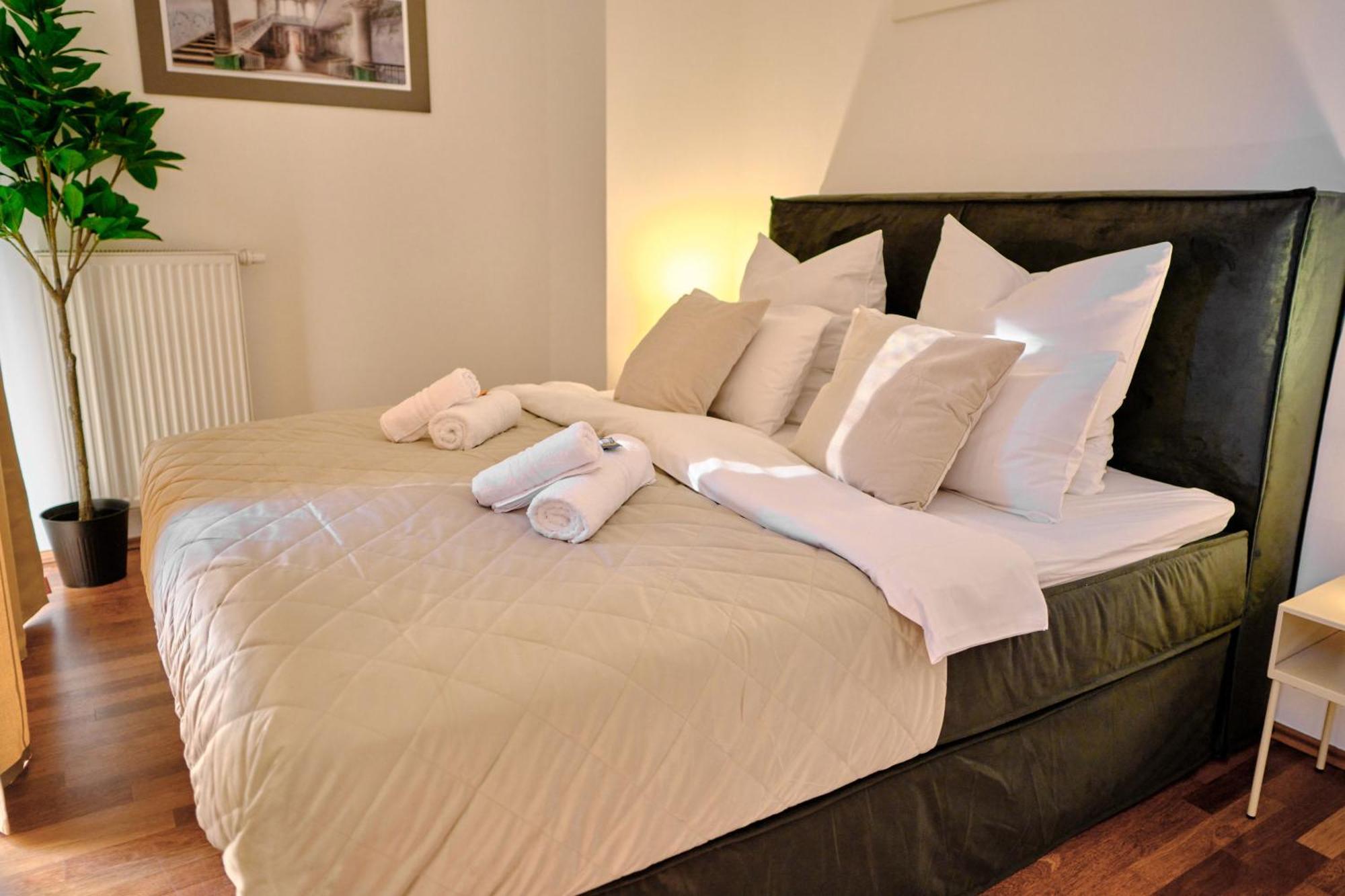 Historisches Deluxe Apartment Im Marianum 노이스 외부 사진