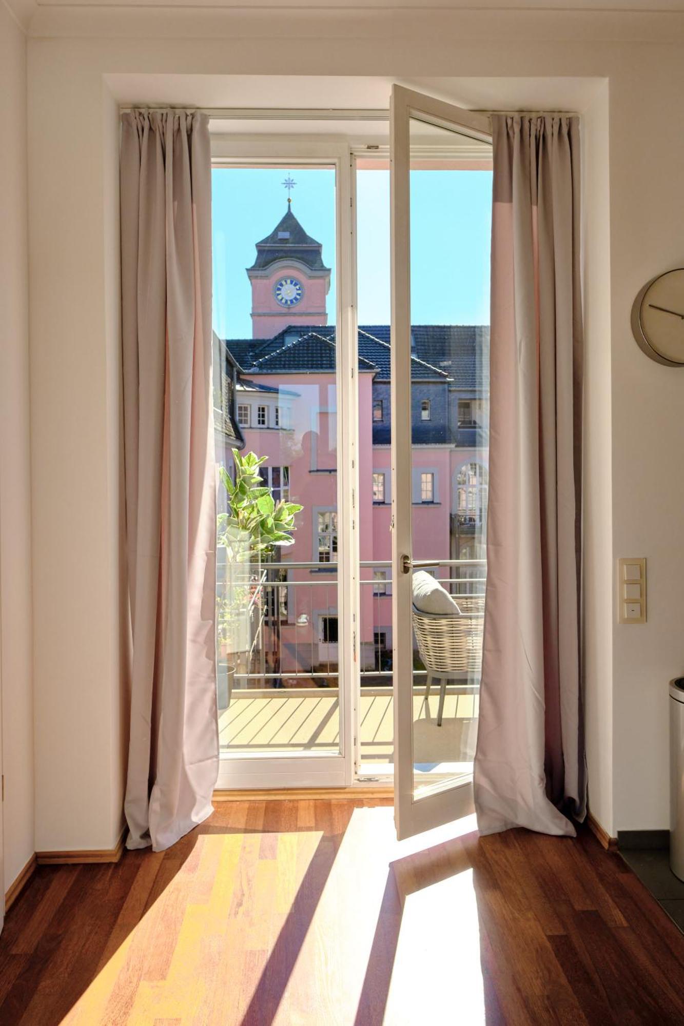 Historisches Deluxe Apartment Im Marianum 노이스 외부 사진